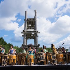 あの日本最大級の縄文遺跡、三内丸山でフェスが開催される。