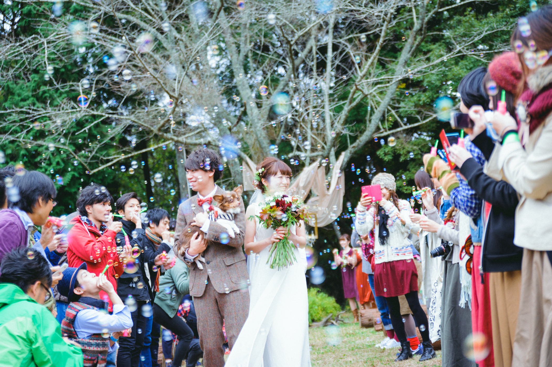 夜通し踊れるフェス型の結婚式も 自由度maxな アウトドアウェディング の魅力 Akimama アウトドアカルチャーのニュースサイト